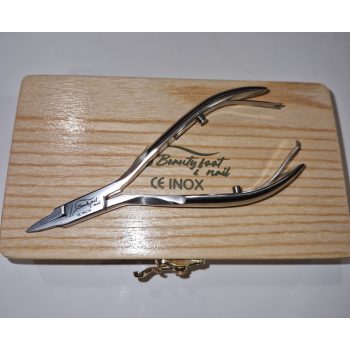 Keskeny benőtt köröm csípő díszdobozban 